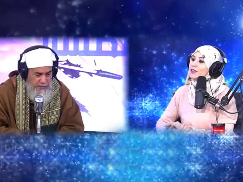 اضغط لمشاهدة الفيديو: فنانة جزائرية شهيرة تعرض الزواج على رجل دين بارز!